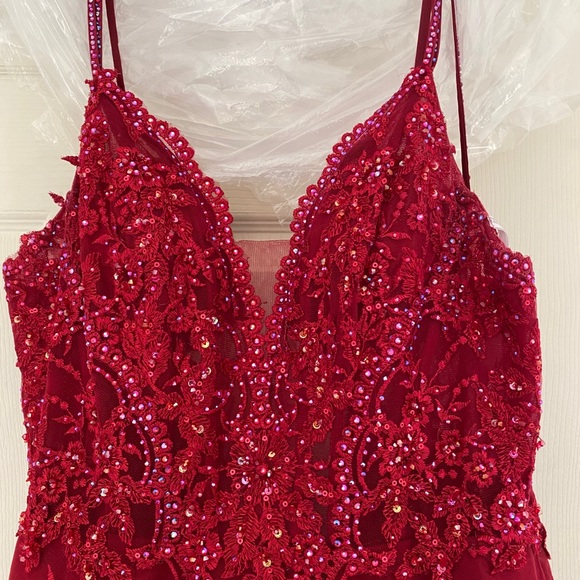 Red 2020 grad dress perfect condition!!! - Picture 11 of 14